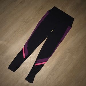 Alo Elevate Legging (Black/Hot Pink/Purple)